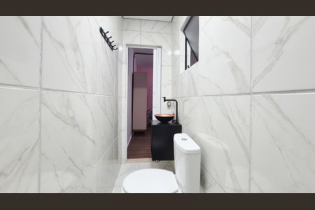 Casa à venda com 190m², 2 quartos e 2 vagasBanheiro da Suíte 1