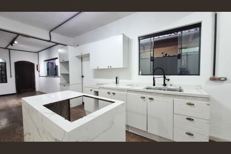 Casa à venda com 190m², 2 quartos e 2 vagasSala/Cozinha