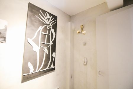 Casa à venda com 370m², 5 quartos e 1 vaga Casa à venda com 370m², 5 quartos e 1 vagaBanheiro Social