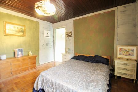 Casa à venda com 370m², 5 quartos e 1 vaga Casa à venda com 370m², 5 quartos e 1 vagaSuite 1