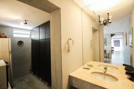 Casa à venda com 370m², 5 quartos e 1 vaga Casa à venda com 370m², 5 quartos e 1 vagaCozinha - Pia