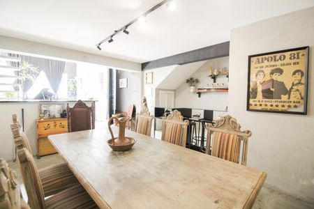 Casa à venda com 370m², 5 quartos e 1 vaga Casa à venda com 370m², 5 quartos e 1 vagaSala de Jantar