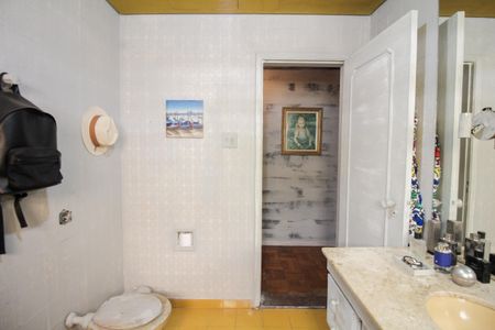 Casa à venda com 370m², 5 quartos e 1 vaga Casa à venda com 370m², 5 quartos e 1 vagaBanheiro Suite