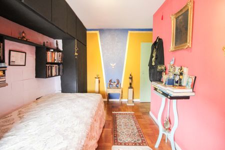 Casa à venda com 370m², 5 quartos e 1 vaga Casa à venda com 370m², 5 quartos e 1 vagaQuarto 2