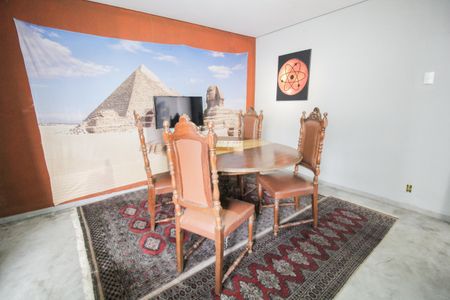 Casa à venda com 370m², 5 quartos e 1 vaga Casa à venda com 370m², 5 quartos e 1 vagaQuarto 5 - Edícula