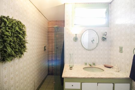 Casa à venda com 370m², 5 quartos e 1 vaga Casa à venda com 370m², 5 quartos e 1 vagaBanheiro Quartos