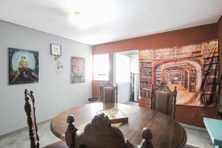 Casa à venda com 370m², 5 quartos e 1 vaga Casa à venda com 370m², 5 quartos e 1 vagaQuarto 5 - Edícula