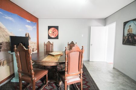 Casa à venda com 370m², 5 quartos e 1 vaga Casa à venda com 370m², 5 quartos e 1 vagaQuarto 5 - Edícula