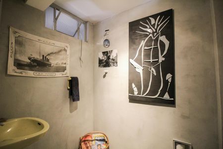 Casa à venda com 370m², 5 quartos e 1 vaga Casa à venda com 370m², 5 quartos e 1 vagaBanheiro Social