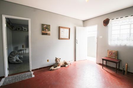 Casa à venda com 370m², 5 quartos e 1 vaga Casa à venda com 370m², 5 quartos e 1 vagaÁrea de Serviço