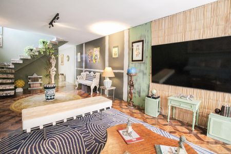 Casa à venda com 370m², 5 quartos e 1 vaga Casa à venda com 370m², 5 quartos e 1 vagaSala 2