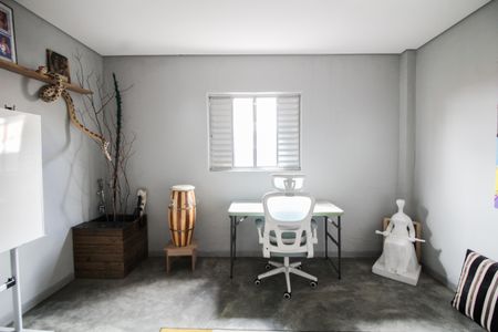 Casa à venda com 370m², 5 quartos e 1 vaga Casa à venda com 370m², 5 quartos e 1 vagaQuarto 4 - Edícula