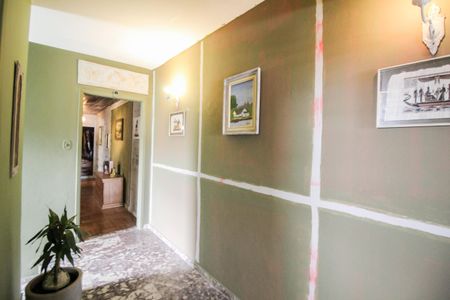 Casa à venda com 370m², 5 quartos e 1 vaga Casa à venda com 370m², 5 quartos e 1 vagaCorredor