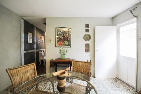 Casa à venda com 370m², 5 quartos e 1 vaga Casa à venda com 370m², 5 quartos e 1 vagaCozinha