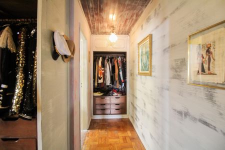 Casa à venda com 370m², 5 quartos e 1 vaga