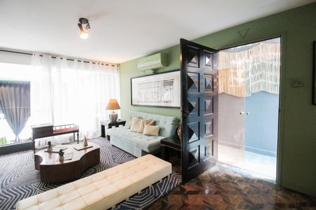 Casa à venda com 370m², 5 quartos e 1 vaga Casa à venda com 370m², 5 quartos e 1 vagaSala 2