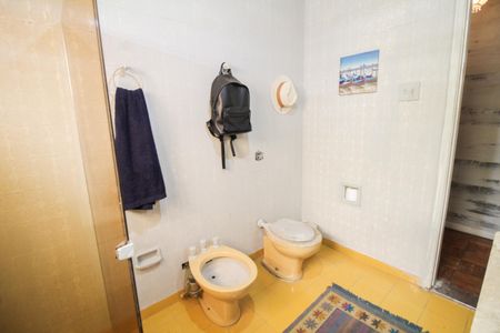 Casa à venda com 370m², 5 quartos e 1 vaga Casa à venda com 370m², 5 quartos e 1 vagaBanheiro Suite