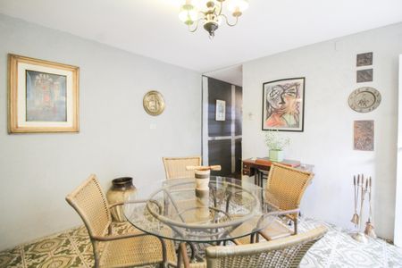 Casa à venda com 370m², 5 quartos e 1 vaga Casa à venda com 370m², 5 quartos e 1 vagaCozinha