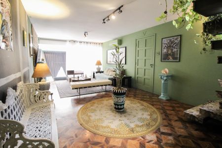 Casa à venda com 370m², 5 quartos e 1 vaga Casa à venda com 370m², 5 quartos e 1 vagaSala 2