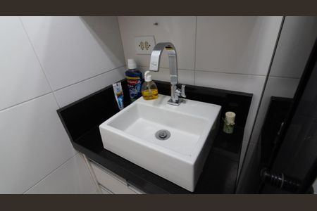 Apartamento à venda com 78m², 2 quartos e 1 vaga Apartamento à venda com 78m², 2 quartos e 1 vagaBanheiro