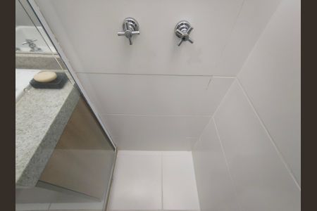 Apartamento à venda com 73m², 2 quartos e 1 vagaBanheiro Social