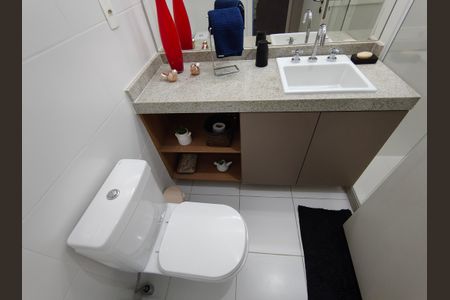 Apartamento à venda com 73m², 2 quartos e 1 vagaBanheiro Social