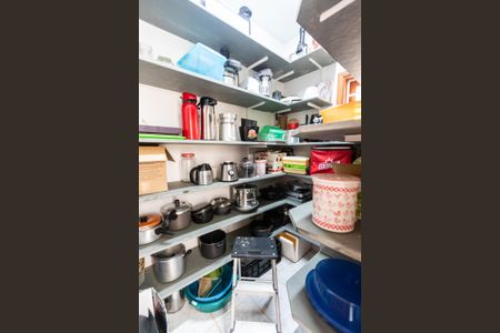 Casa à venda com 350m², 4 quartos e 4 vagas Casa à venda com 350m², 4 quartos e 4 vagasDespensa