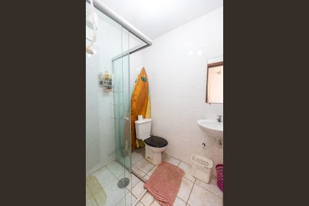 Casa à venda com 350m², 4 quartos e 4 vagas Casa à venda com 350m², 4 quartos e 4 vagasBanheiro do Quartos Externo