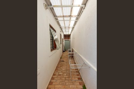 Casa à venda com 350m², 4 quartos e 4 vagas Casa à venda com 350m², 4 quartos e 4 vagasCorredor Externo