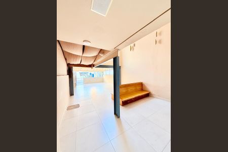 Casa à venda com 220m², 5 quartos e 2 vagas