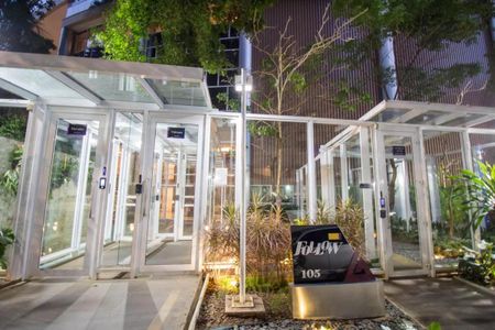 Apartamento para alugar com 75m², 2 quartos e 1 vagaFachada e portaria