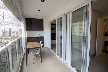 Apartamento para alugar com 75m², 2 quartos e 1 vagaVaranda