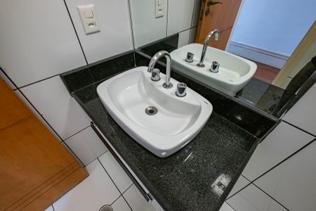 Apartamento à venda com 84m², 2 quartos e sem vagaBanheiro Social