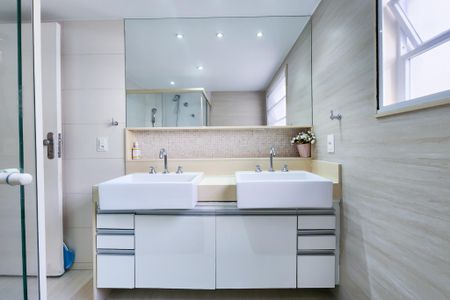 Apartamento para alugar com 176m², 3 quartos e 2 vagasBanheiro 2