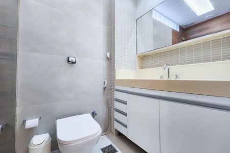 Apartamento para alugar com 176m², 3 quartos e 2 vagasBanheiro 1