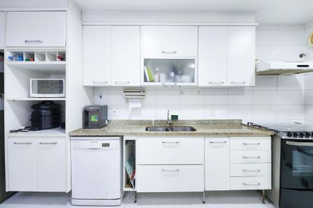 Apartamento para alugar com 176m², 3 quartos e 2 vagasCozinha 