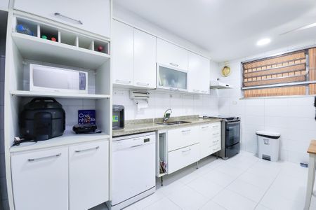 Apartamento para alugar com 176m², 3 quartos e 2 vagasCozinha 