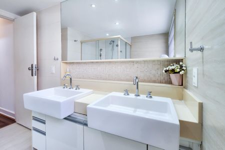 Apartamento para alugar com 176m², 3 quartos e 2 vagasBanheiro 2