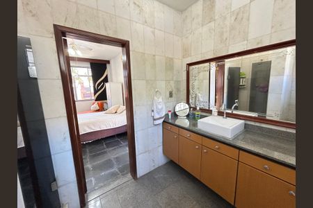 Casa à venda com 900m², 3 quartos e 7 vagasBanheiro da Suíte 3