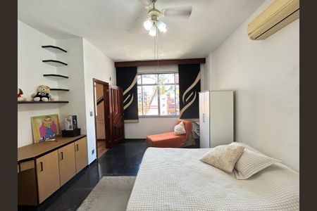 Casa à venda com 900m², 3 quartos e 7 vagasSuíte 3