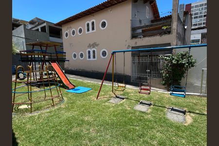 Casa à venda com 900m², 3 quartos e 7 vagasÁrea comum - Playground