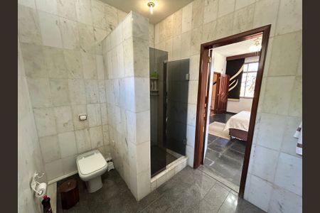 Casa à venda com 900m², 3 quartos e 7 vagasBanheiro da Suíte 3