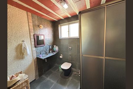 Casa à venda com 900m², 3 quartos e 7 vagasBanheiro Social 1