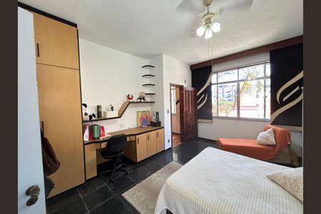 Casa à venda com 900m², 3 quartos e 7 vagasSuíte 3