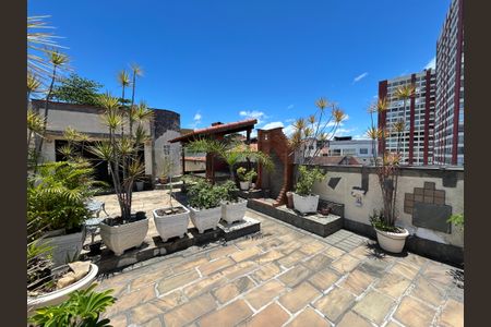 Casa à venda com 900m², 3 quartos e 7 vagasTerraço 1