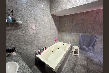 Casa à venda com 900m², 3 quartos e 7 vagasSuíte 1