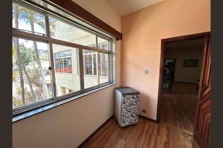 Casa à venda com 900m², 3 quartos e 7 vagasHall dos quartos