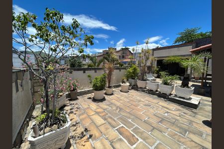 Casa à venda com 900m², 3 quartos e 7 vagasTerraço 1