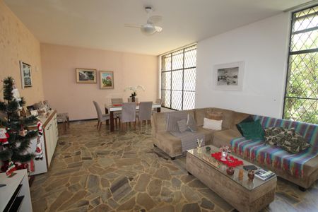 Casa à venda com 900m², 3 quartos e 7 vagasSala 3