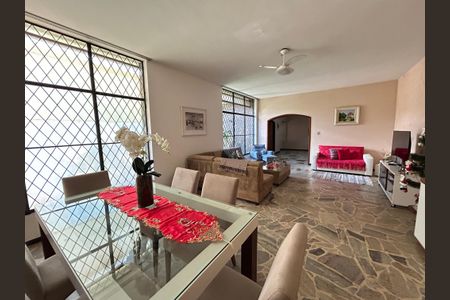 Casa à venda com 900m², 3 quartos e 7 vagasSala 3